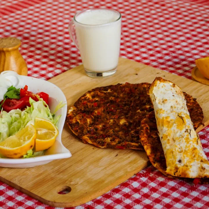 Köy kahvaltısı sofrası
